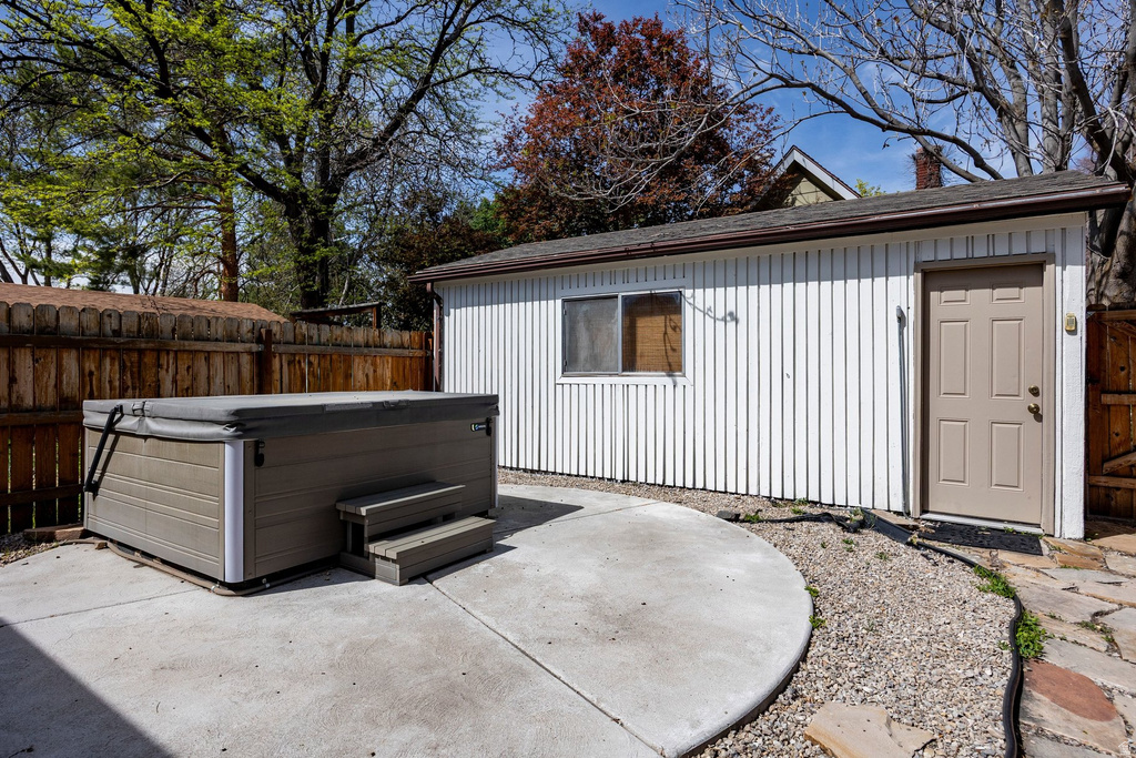 987 E WILSON AVE Salt Lake City, UT 84105