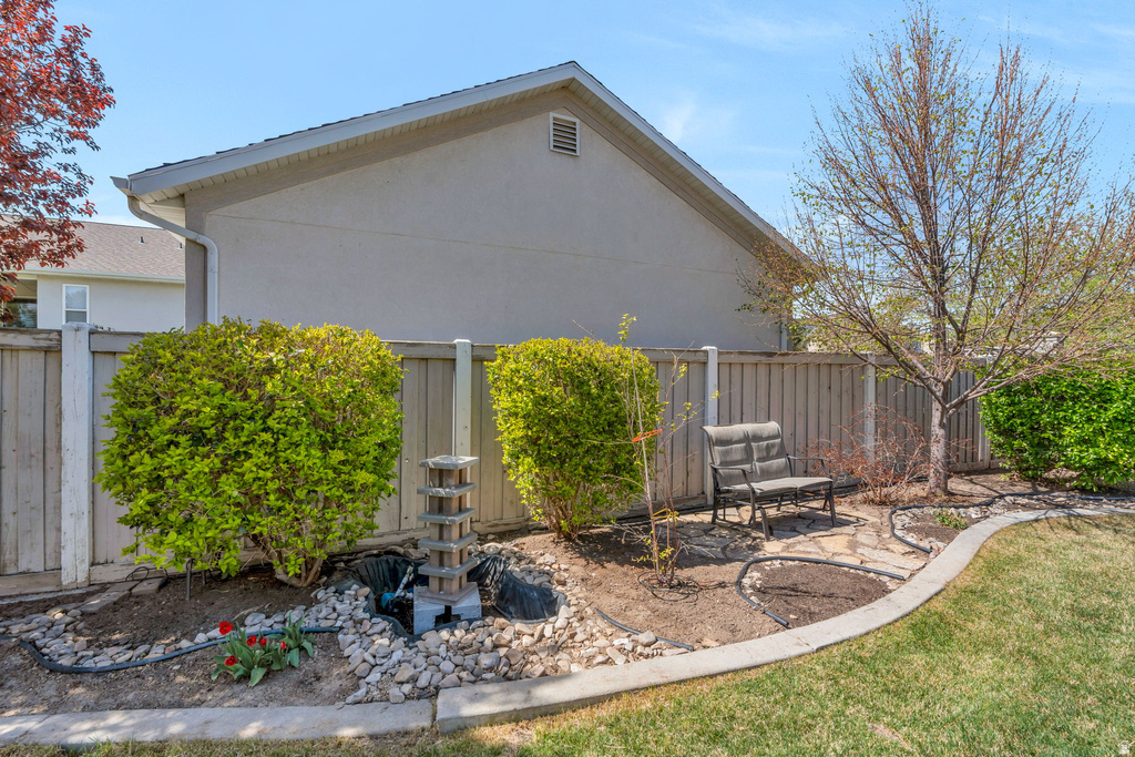 9842 S 3265 W South Jordan, UT 84095