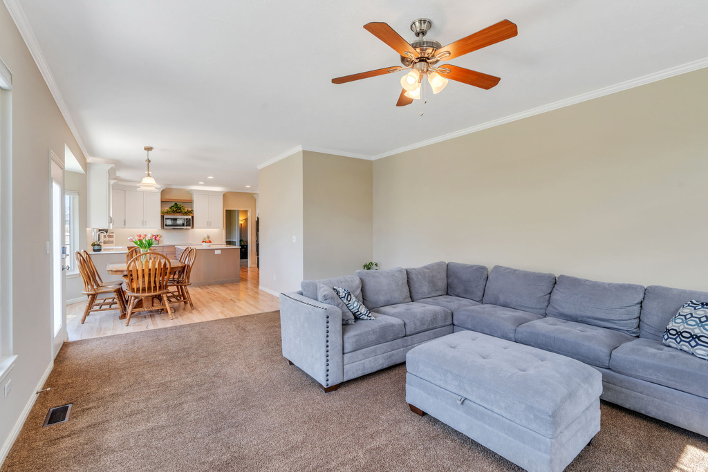 9842 S 3265 W South Jordan, UT 84095