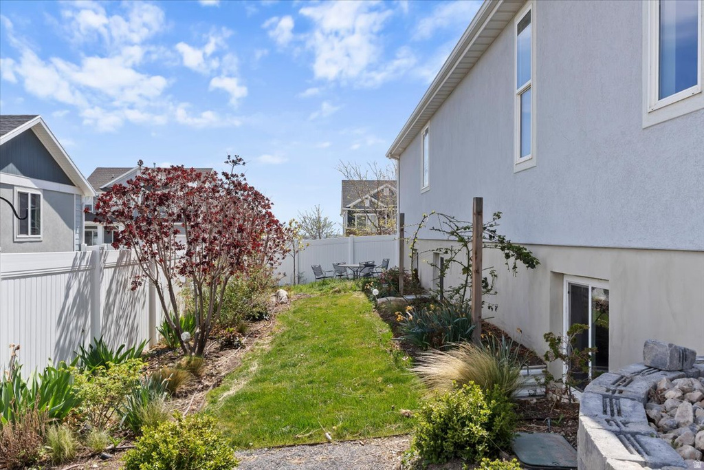 6498 W HAVEN MAPLE DR West Jordan, UT 84081