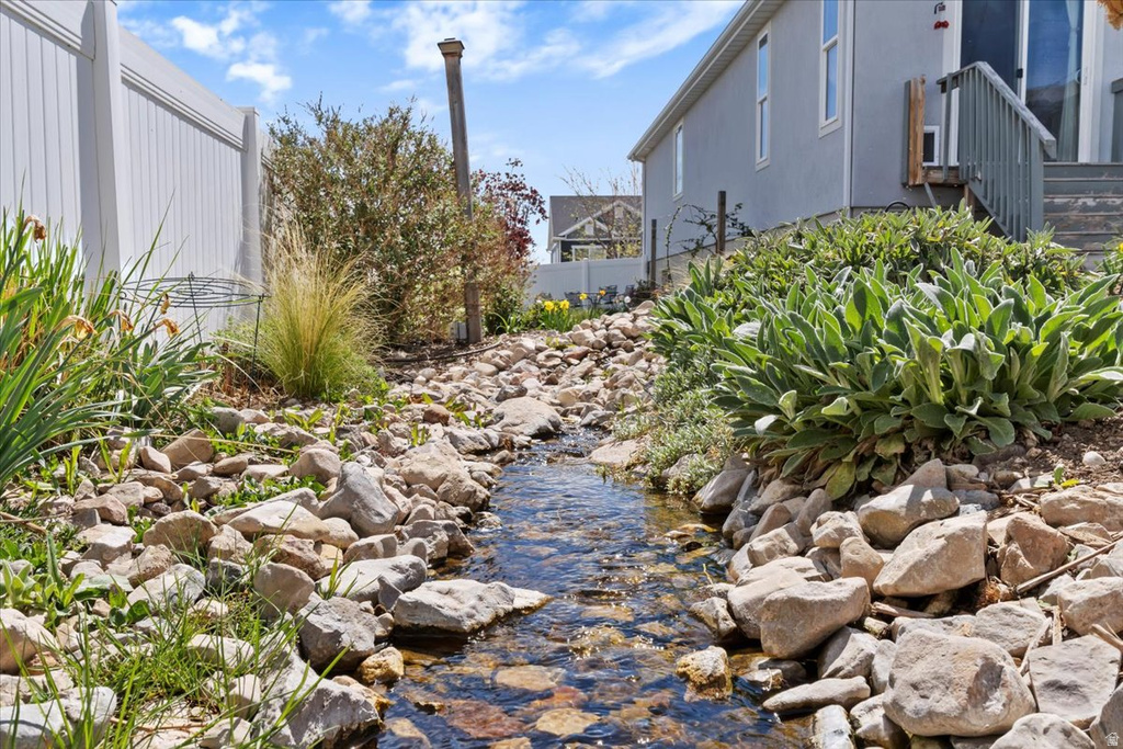 6498 W HAVEN MAPLE DR West Jordan, UT 84081