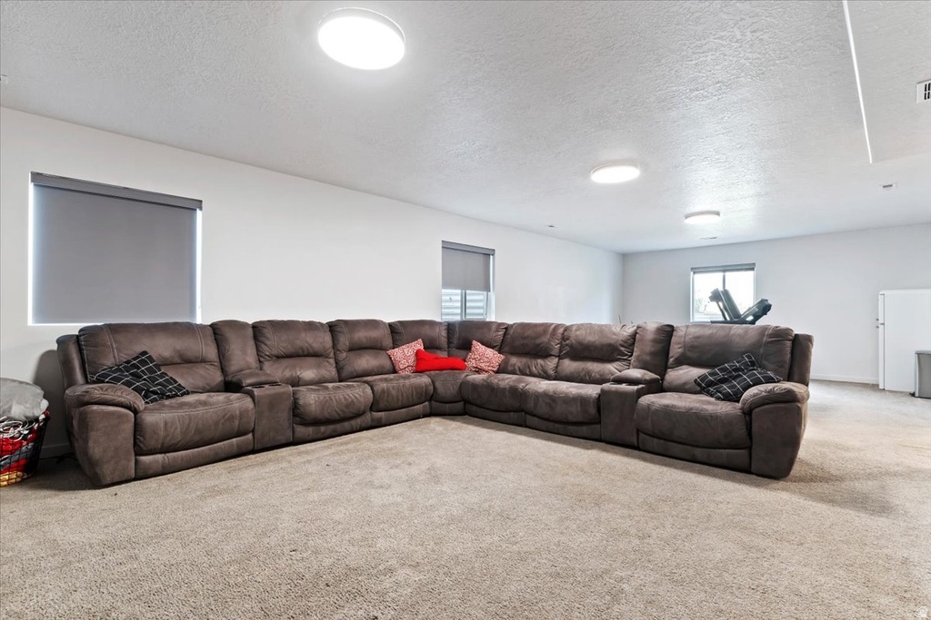 6498 W HAVEN MAPLE DR West Jordan, UT 84081