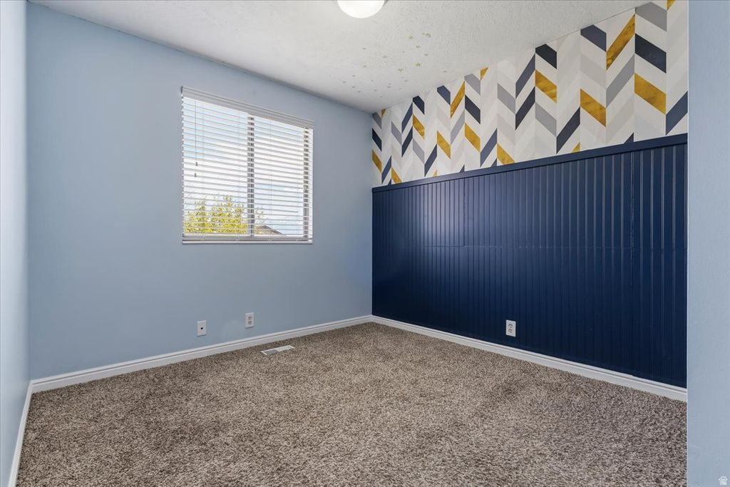 6085 S PARK WOOD DR Kearns, UT 84118