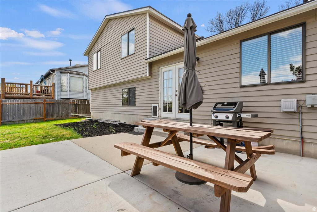 6085 S PARK WOOD DR Kearns, UT 84118