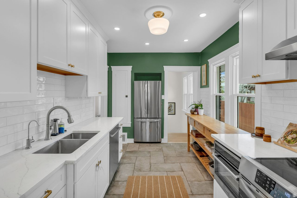 1073 E BRYAN AVE AVE Salt Lake City, UT 84105