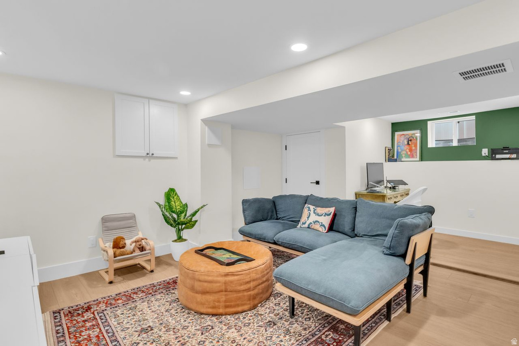 1073 E BRYAN AVE AVE Salt Lake City, UT 84105