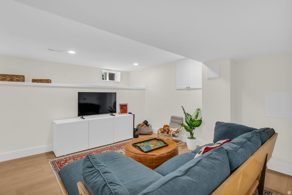 1073 E BRYAN AVE AVE Salt Lake City, UT 84105