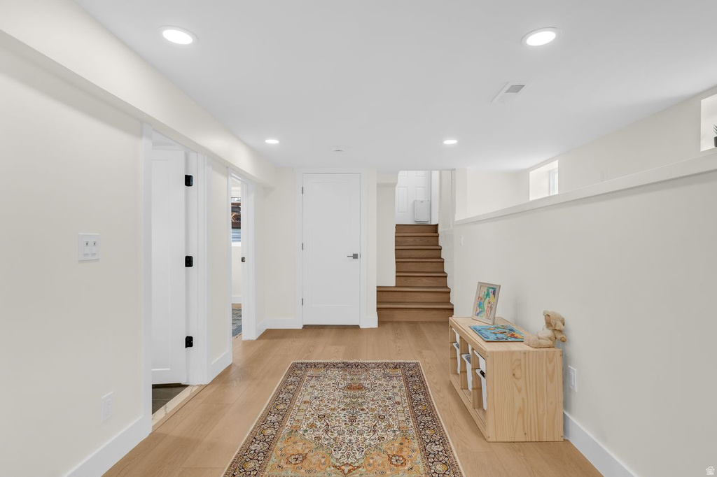 1073 E BRYAN AVE AVE Salt Lake City, UT 84105