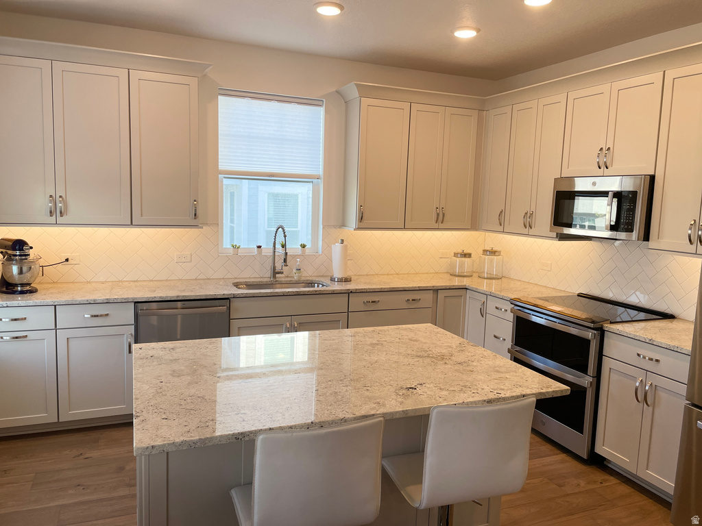 6763 W MEADOW GRASS DR South Jordan, UT 84009