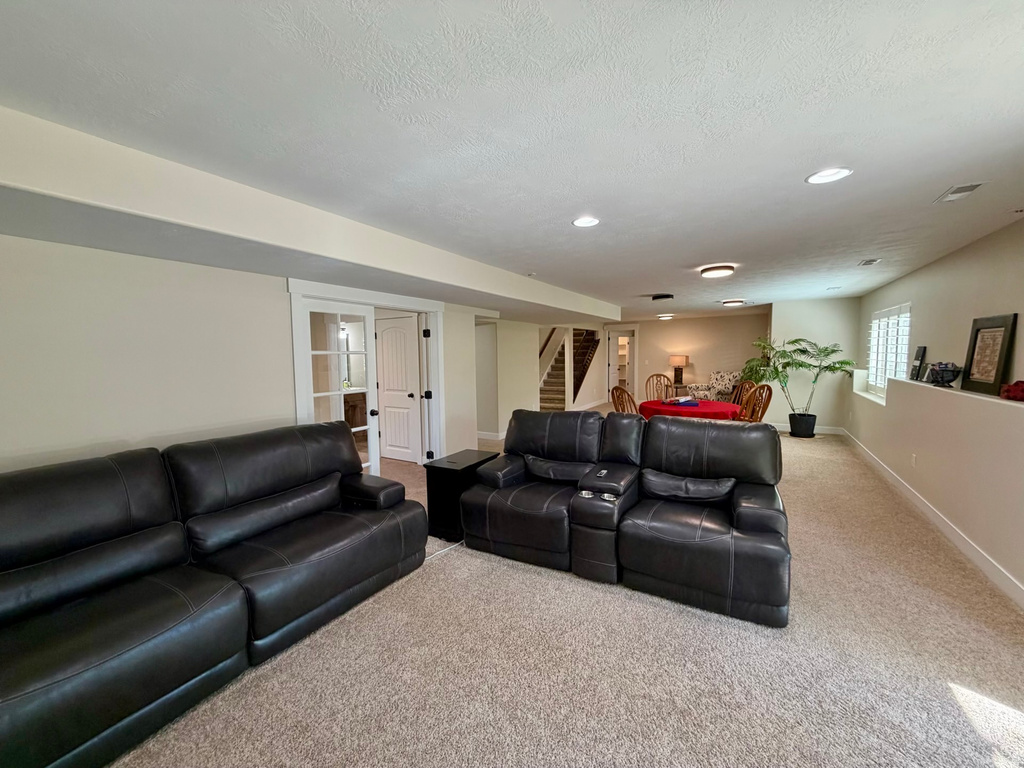 156 E STEED CT Farmington, UT 84025