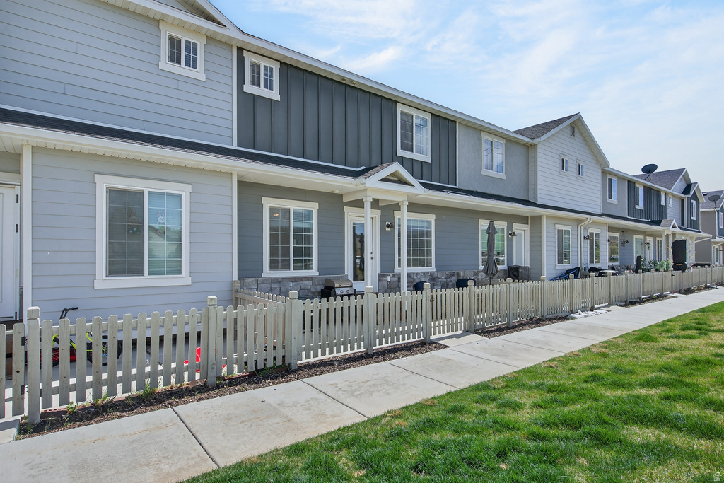 7579 N COTTAGE LN Eagle Mountain, UT 84005