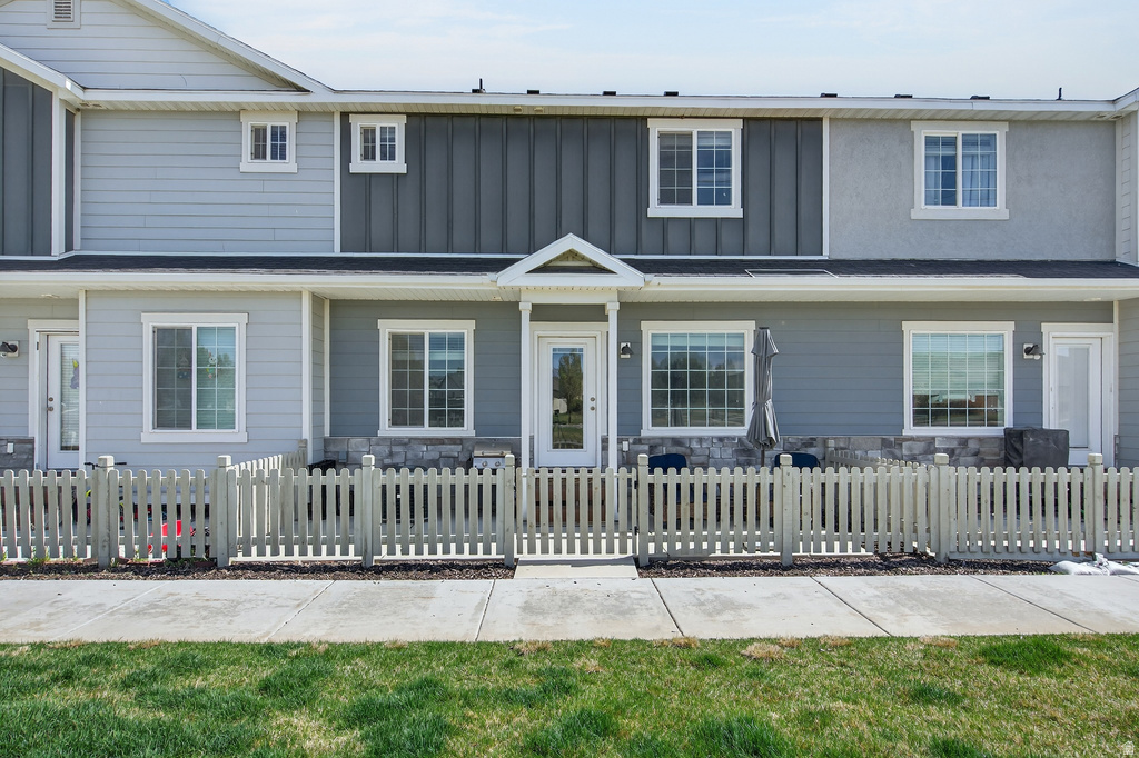 7579 N COTTAGE LN Eagle Mountain, UT 84005