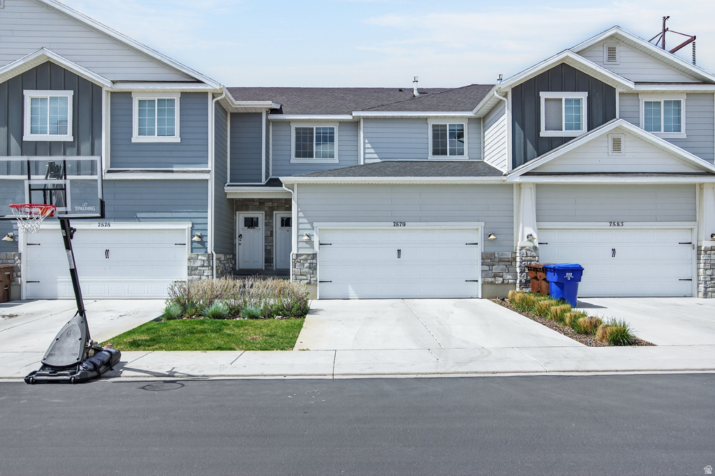 7579 N COTTAGE LN Eagle Mountain, UT 84005