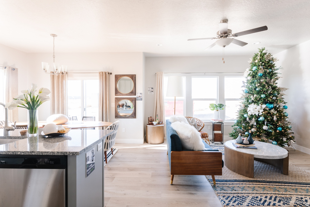 717 N HILLTOP DR Lehi, UT 84048