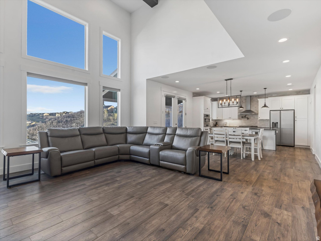 2208 E SNOW BLOSSOM WAY Draper, UT 84020