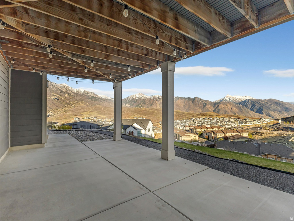 2208 E SNOW BLOSSOM WAY Draper, UT 84020