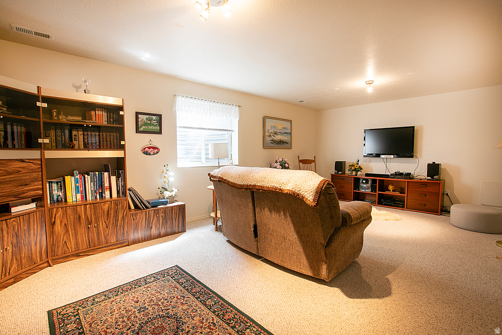 1068 E 5675 S South Ogden, UT 84405