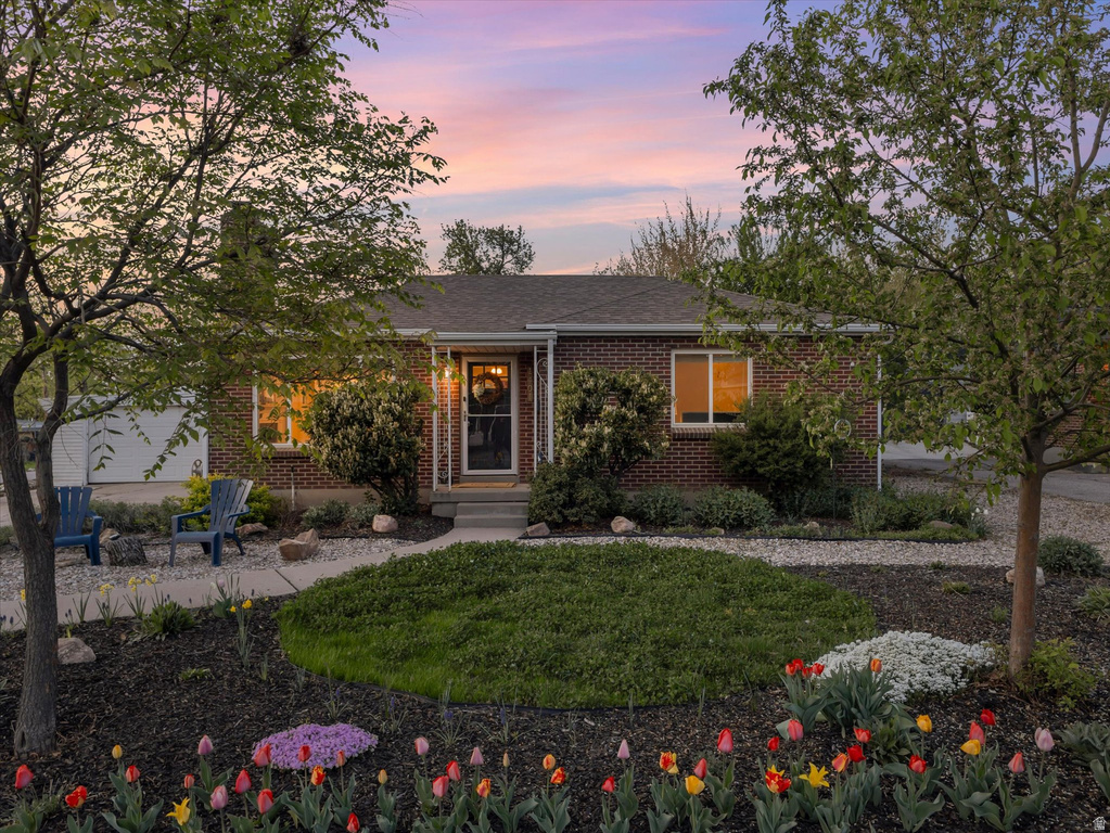 1401 E BROOKSHIRE DR Salt Lake City, UT 84106