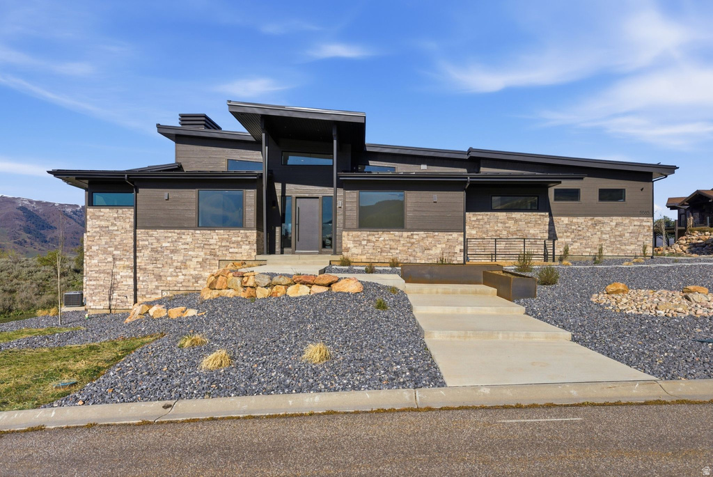5585 E HIGHLAND VIEW CT Eden, UT 84310