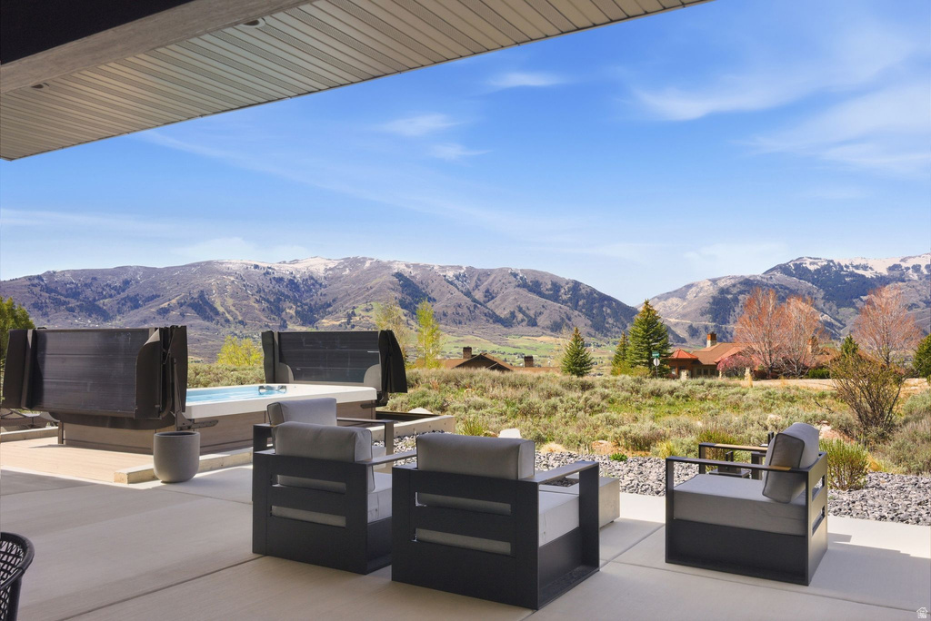 5585 E HIGHLAND VIEW CT Eden, UT 84310