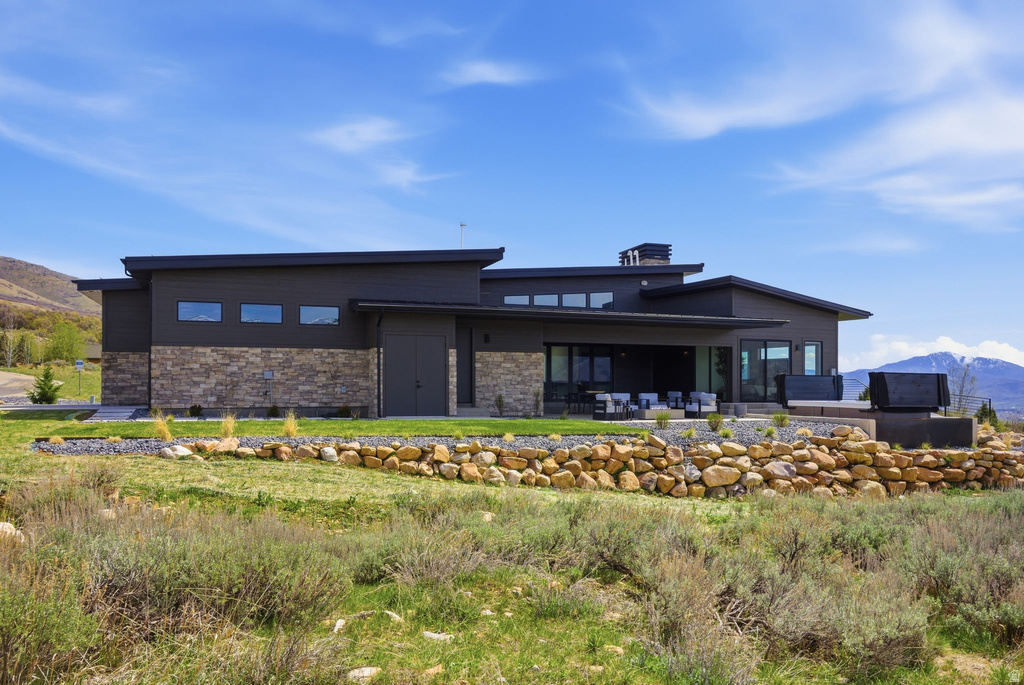 5585 E HIGHLAND VIEW CT Eden, UT 84310