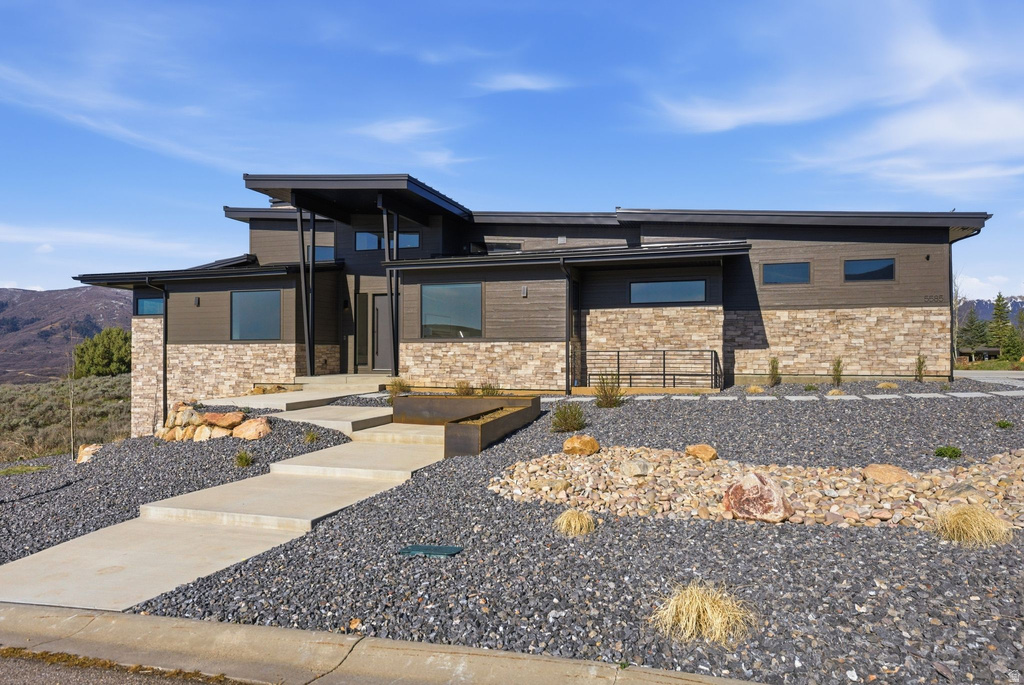 5585 E HIGHLAND VIEW CT Eden, UT 84310