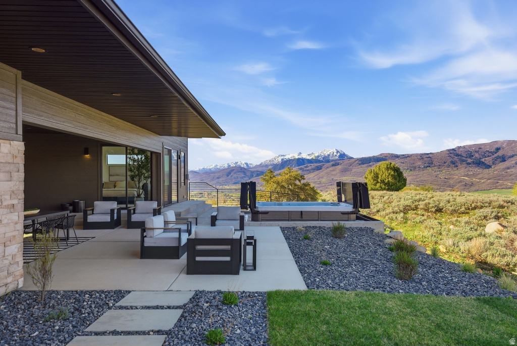 5585 E HIGHLAND VIEW CT Eden, UT 84310