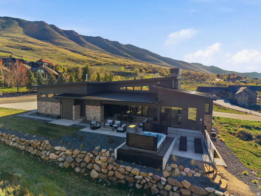 5585 E HIGHLAND VIEW CT Eden, UT 84310