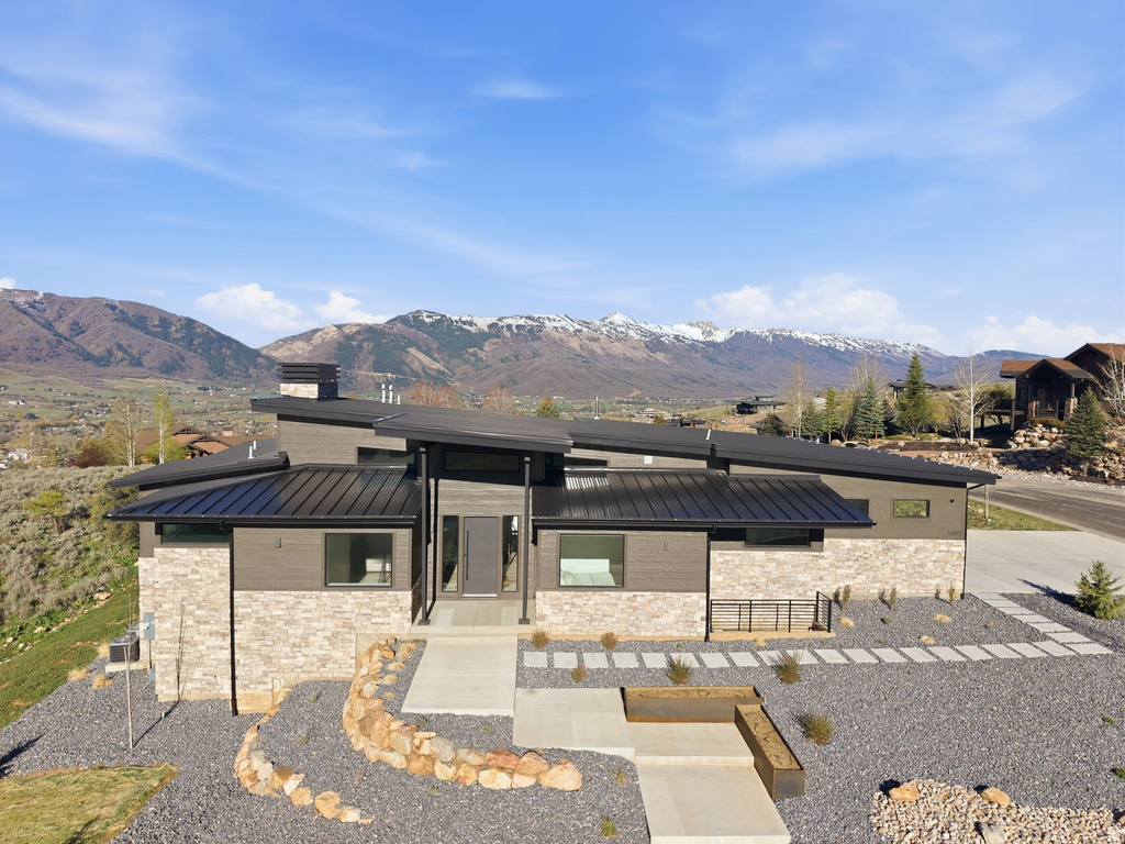 5585 E HIGHLAND VIEW CT Eden, UT 84310