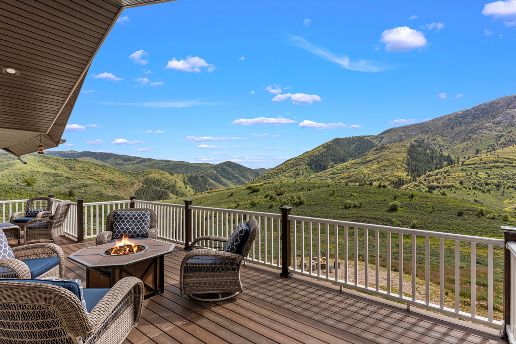 2013 N RIVER VIEW CIR Huntsville, UT 84317