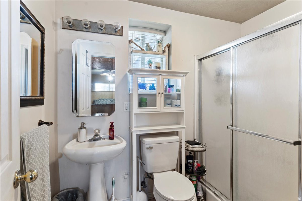 4259 W 5600 S Roy, UT 84067