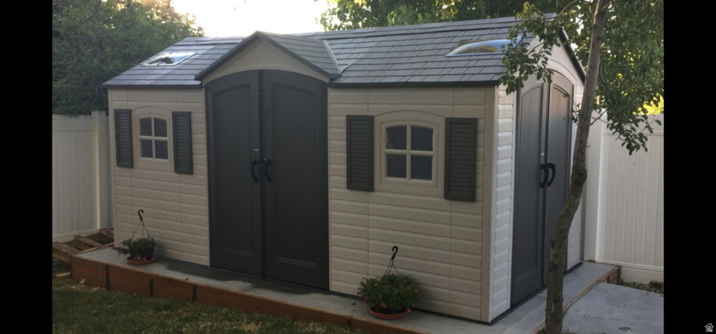 7152 S 2740 E Cottonwood Heights, UT 84121