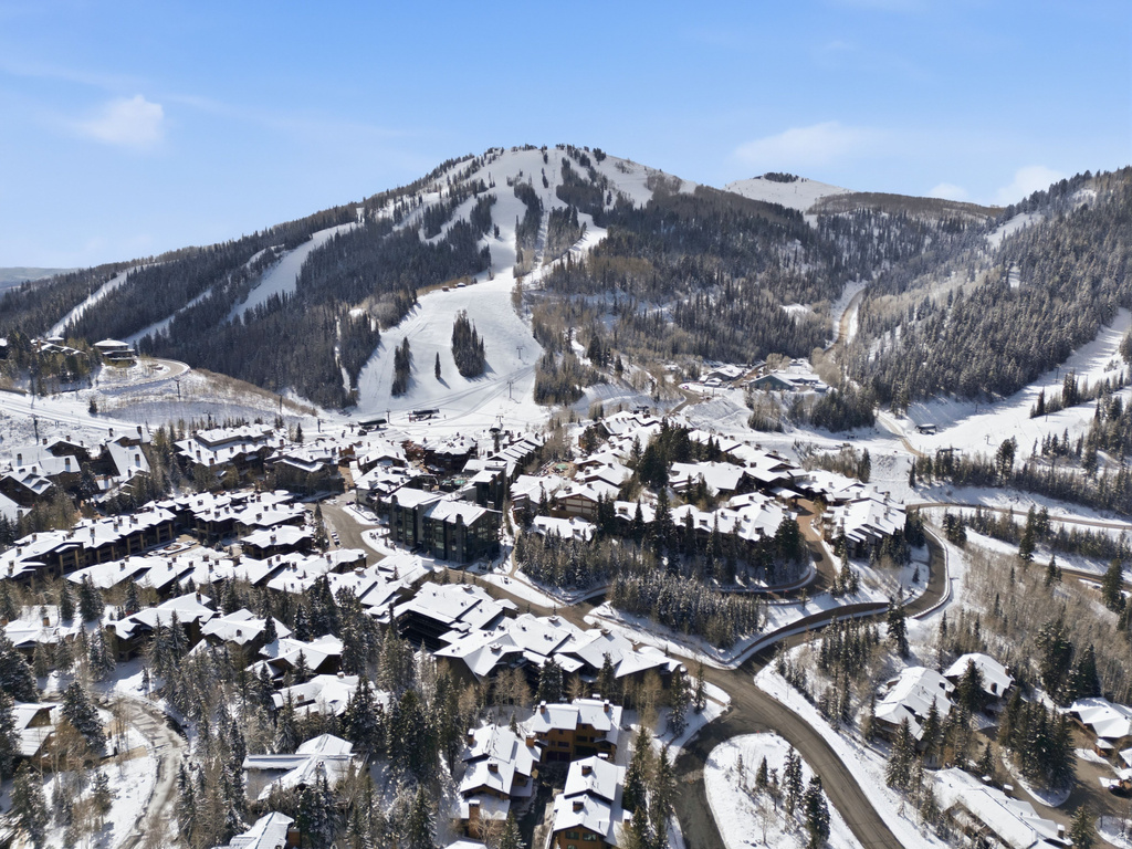 7447 ROYAL STREET #252 Park City, UT 84060