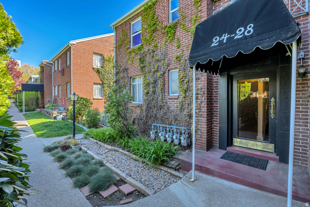 450 E 100 S #28 Salt Lake City, UT 84111