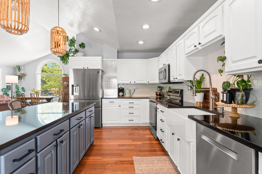 1769 E EDGECLIFF DR Sandy, UT 84092