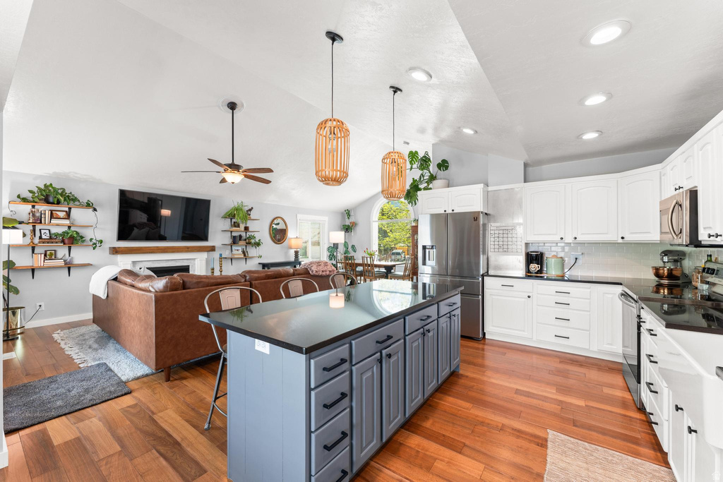 1769 E EDGECLIFF DR Sandy, UT 84092