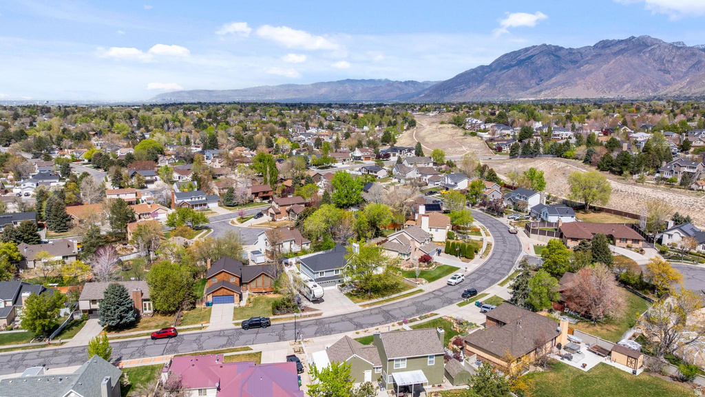 1769 E EDGECLIFF DR Sandy, UT 84092