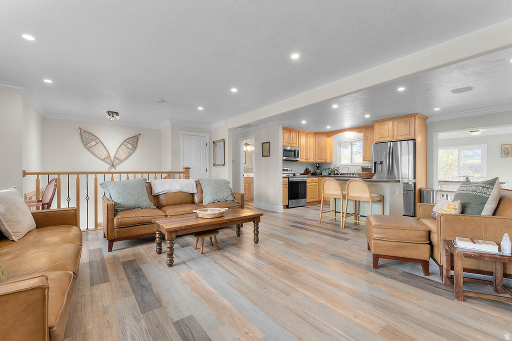 1758 E ABBEDALE LN Sandy, UT 84092