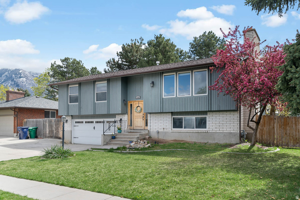 1758 E ABBEDALE LN Sandy, UT 84092