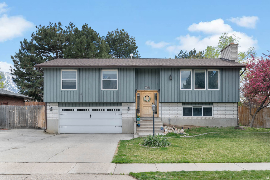 1758 E ABBEDALE LN Sandy, UT 84092