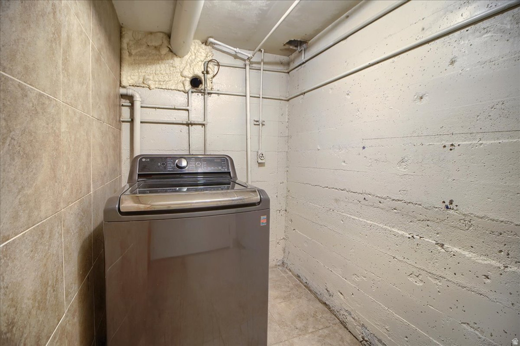 1453 S UTAHNA DR Salt Lake City, UT 84104