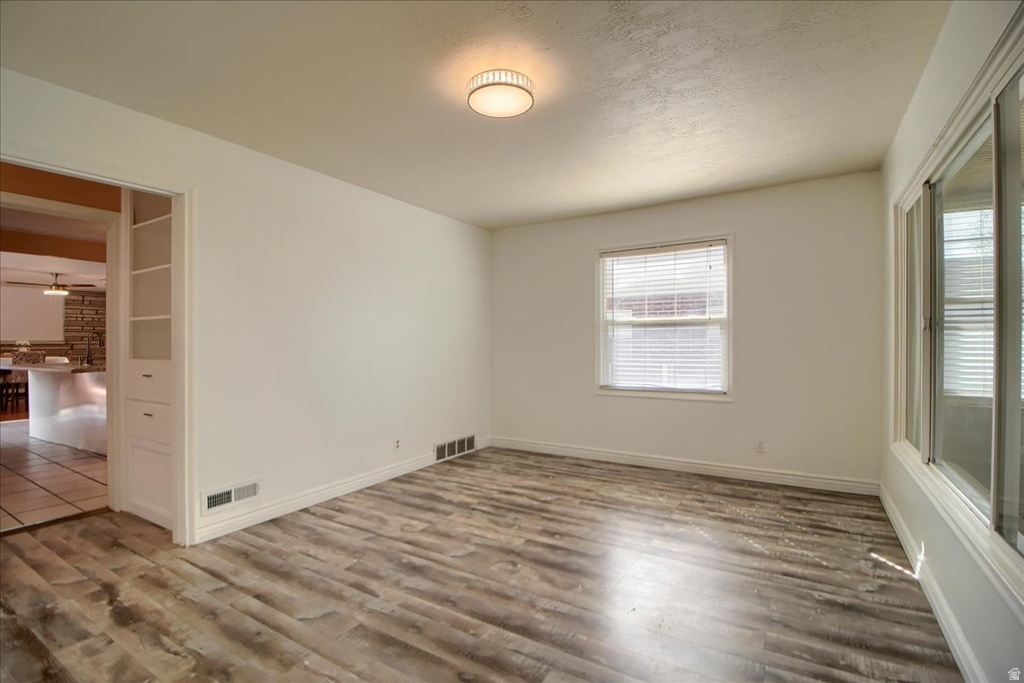 1453 S UTAHNA DR Salt Lake City, UT 84104