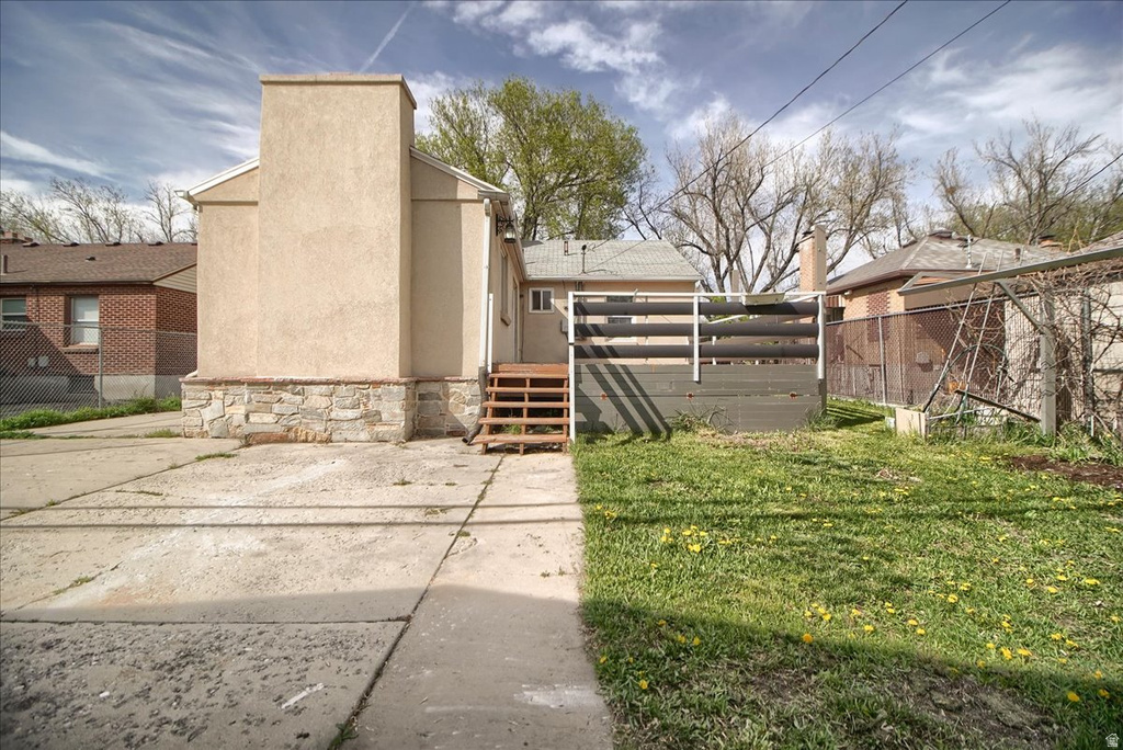 1453 S UTAHNA DR Salt Lake City, UT 84104