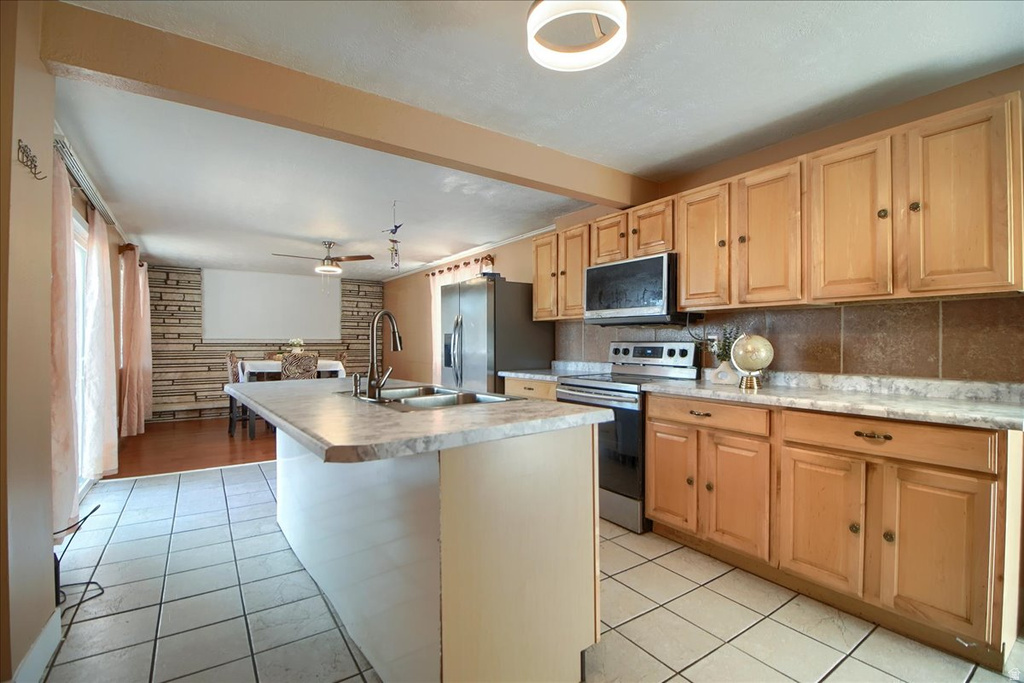 1453 S UTAHNA DR Salt Lake City, UT 84104