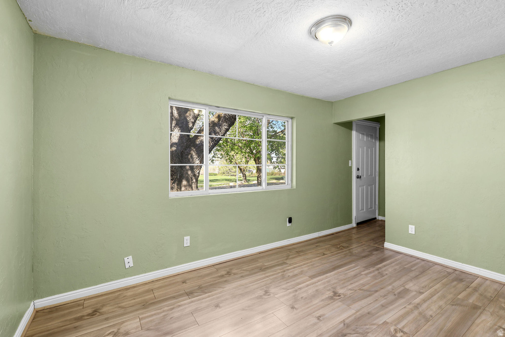 1302 E SWAN Ogden, UT 84401