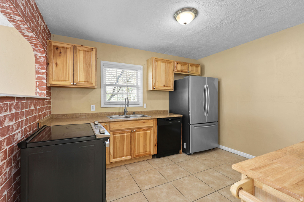 1302 E SWAN Ogden, UT 84401