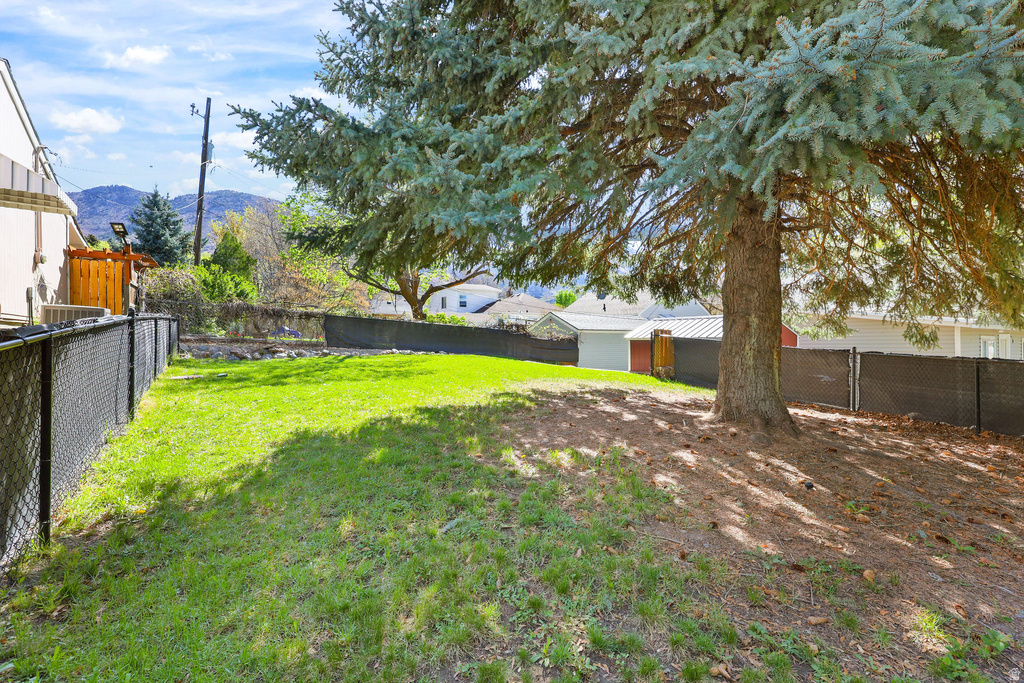 1302 E SWAN Ogden, UT 84401