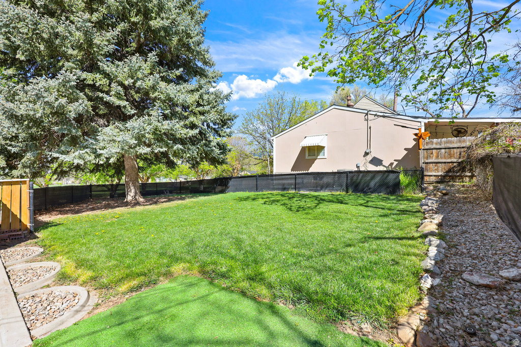 1302 E SWAN Ogden, UT 84401