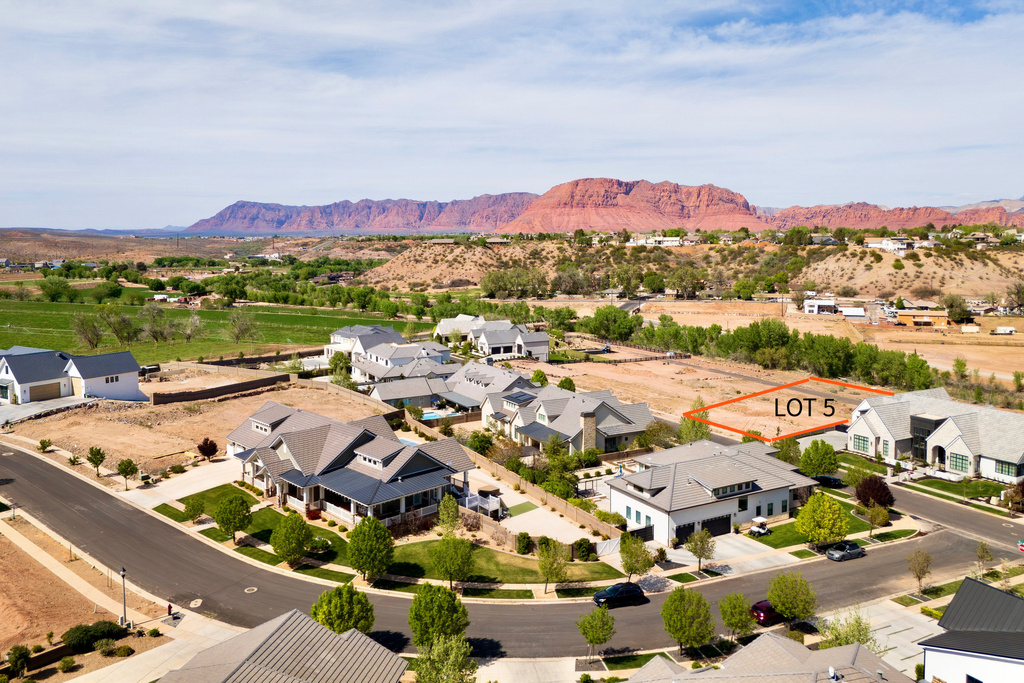 1380 N SYCAMORE DR Santa Clara, UT 84765