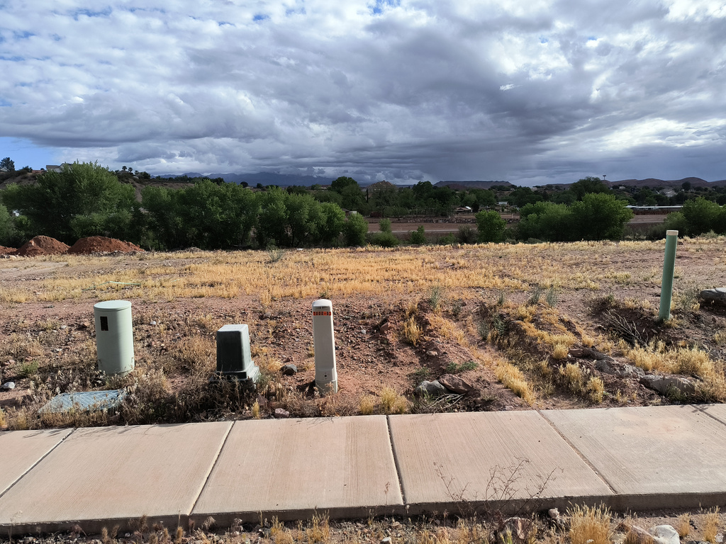 1380 N SYCAMORE DR Santa Clara, UT 84765